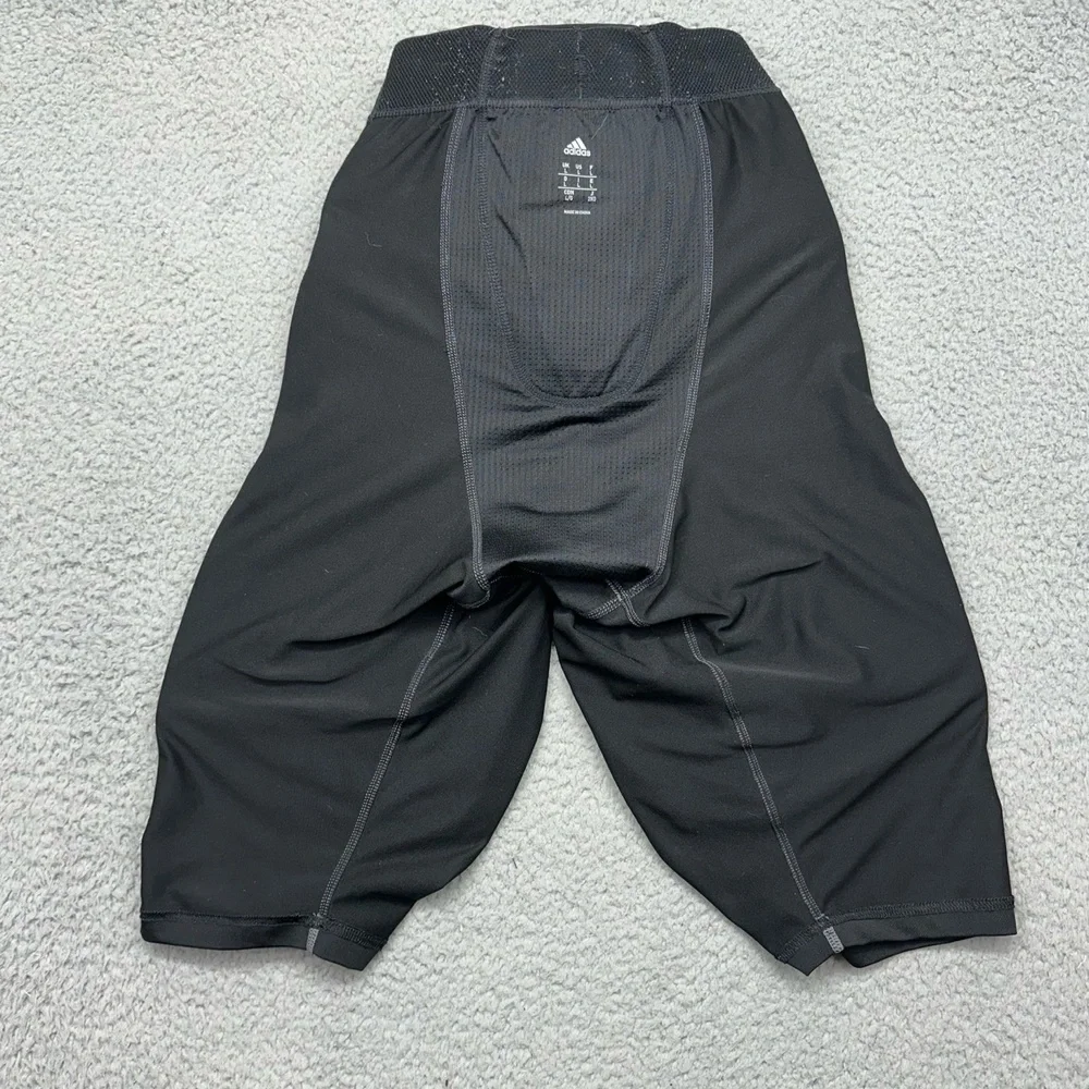 ADIDAS MAF3007‎ Mens Large Black Techfit 5-Pad Integrated Compression Shorts
